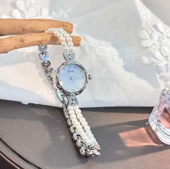 French Elegant Ladies Quartz Watch – Pearl Bracelet Design with Rhinestones, Stylish Alloy Case, Fashion Fairy Timepiece