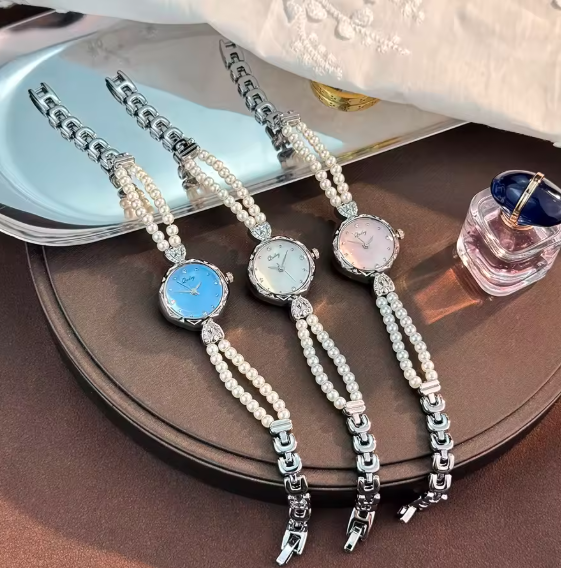 French Elegant Ladies Quartz Watch – Pearl Bracelet Design with Rhinestones, Stylish Alloy Case, Fashion Fairy Timepiece